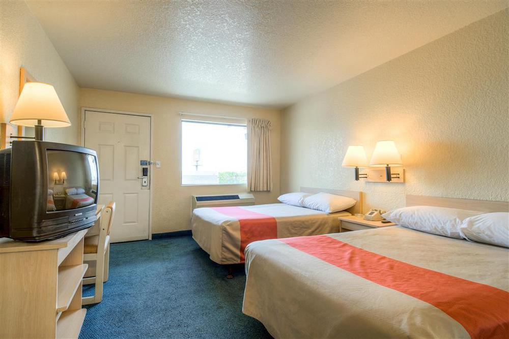 Motel 6-Anaheim, Ca - Fullerton East الغرفة الصورة